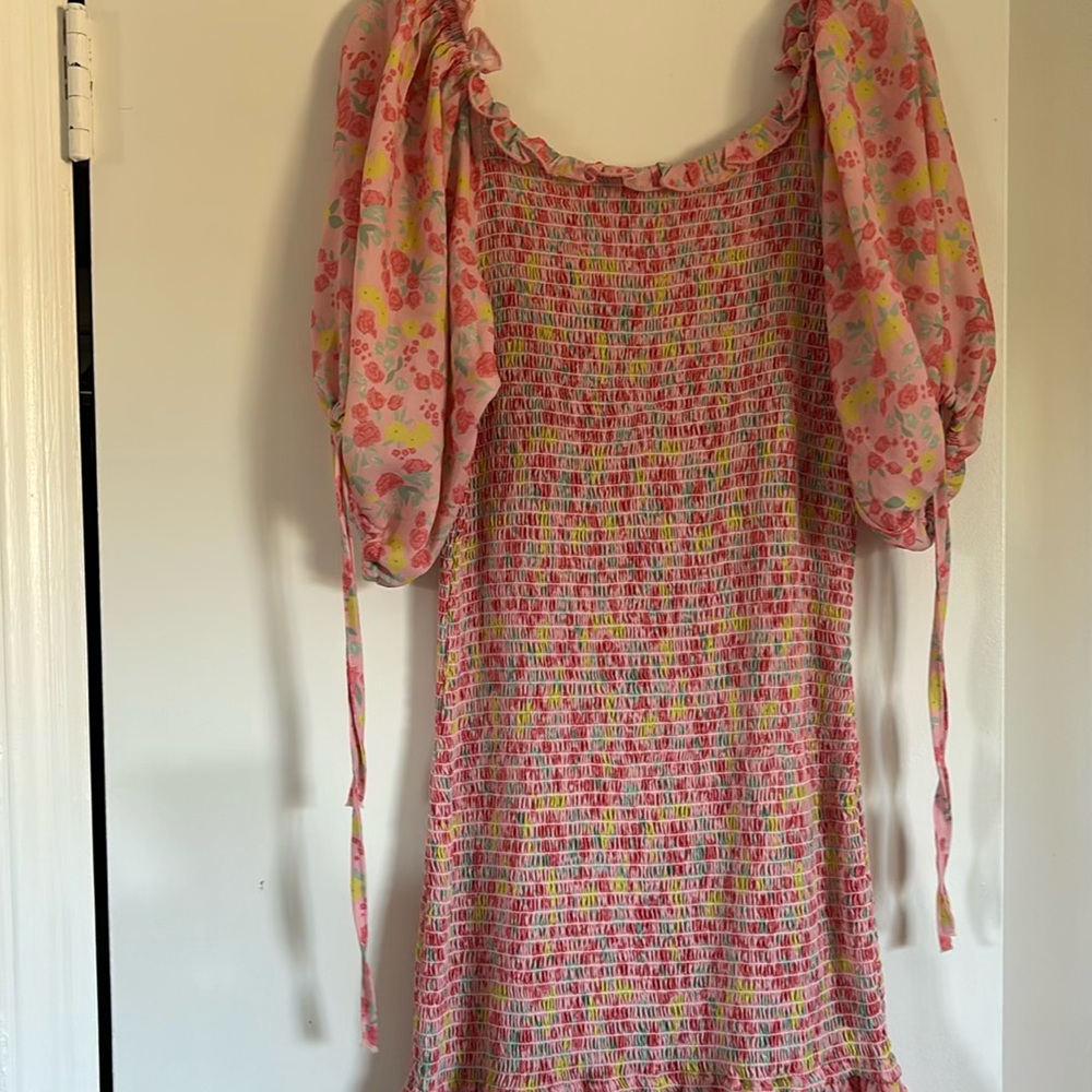70/21 floral smocked bodycon dress